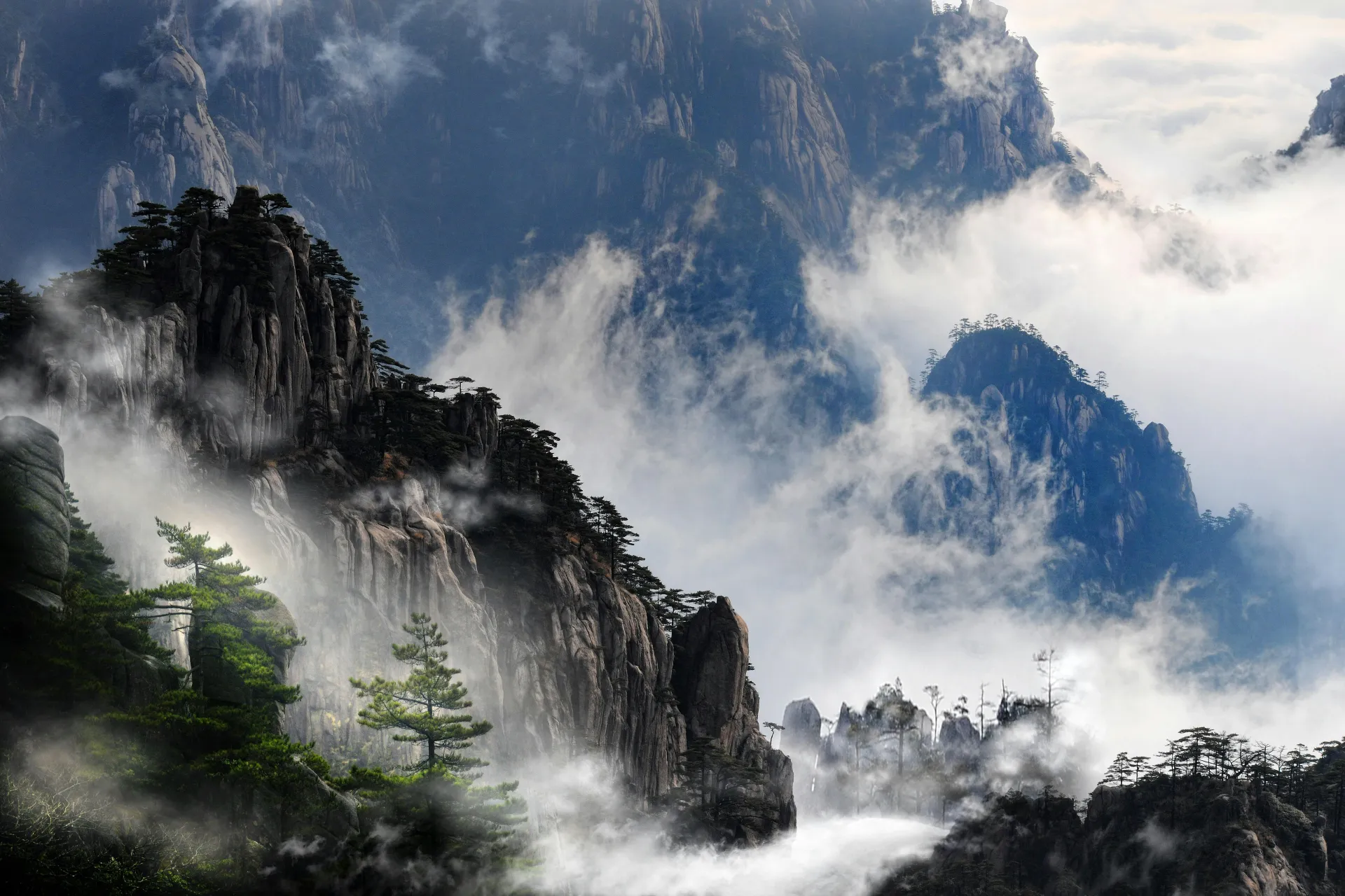 Zhangjiajie's Spectacular Sandstone Pillars